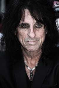 Alice Cooper auditions freaks for Halloween show in London